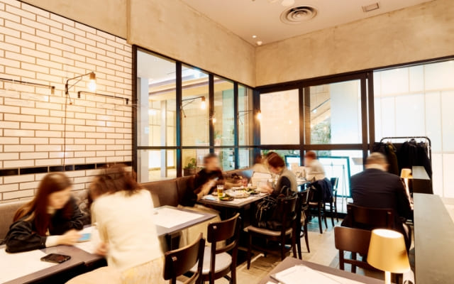 エイス シー オイスターテラス　TOKYO TORCH店