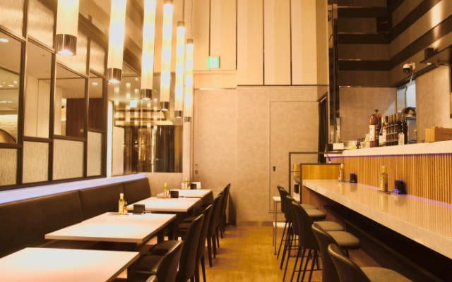 エイス シー オイスターバー　梅田NU茶屋町店