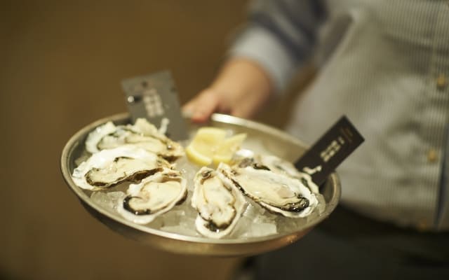 エイス シー オイスターバー　梅田NU茶屋町店