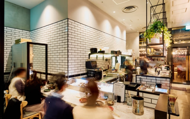 エイス シー オイスターテラス　TOKYO TORCH店