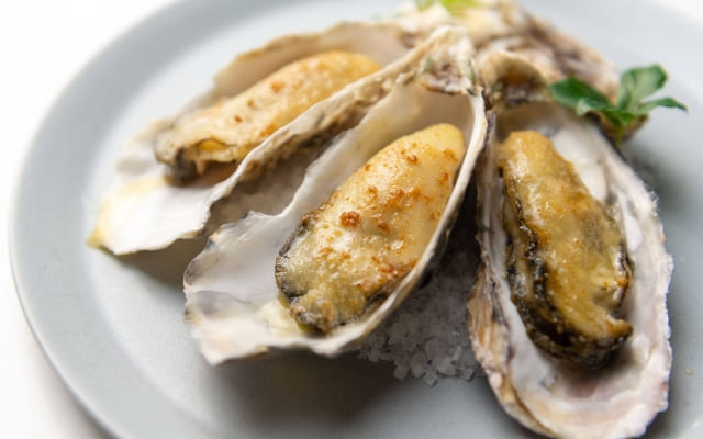 エミット フィッシュバー オイスター&グリル　GINZA SIX店