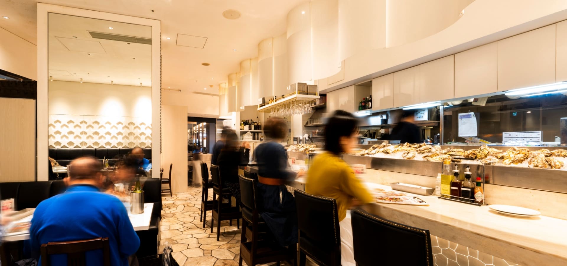 エミット フィッシュバー オイスター&グリル　GINZA SIX店