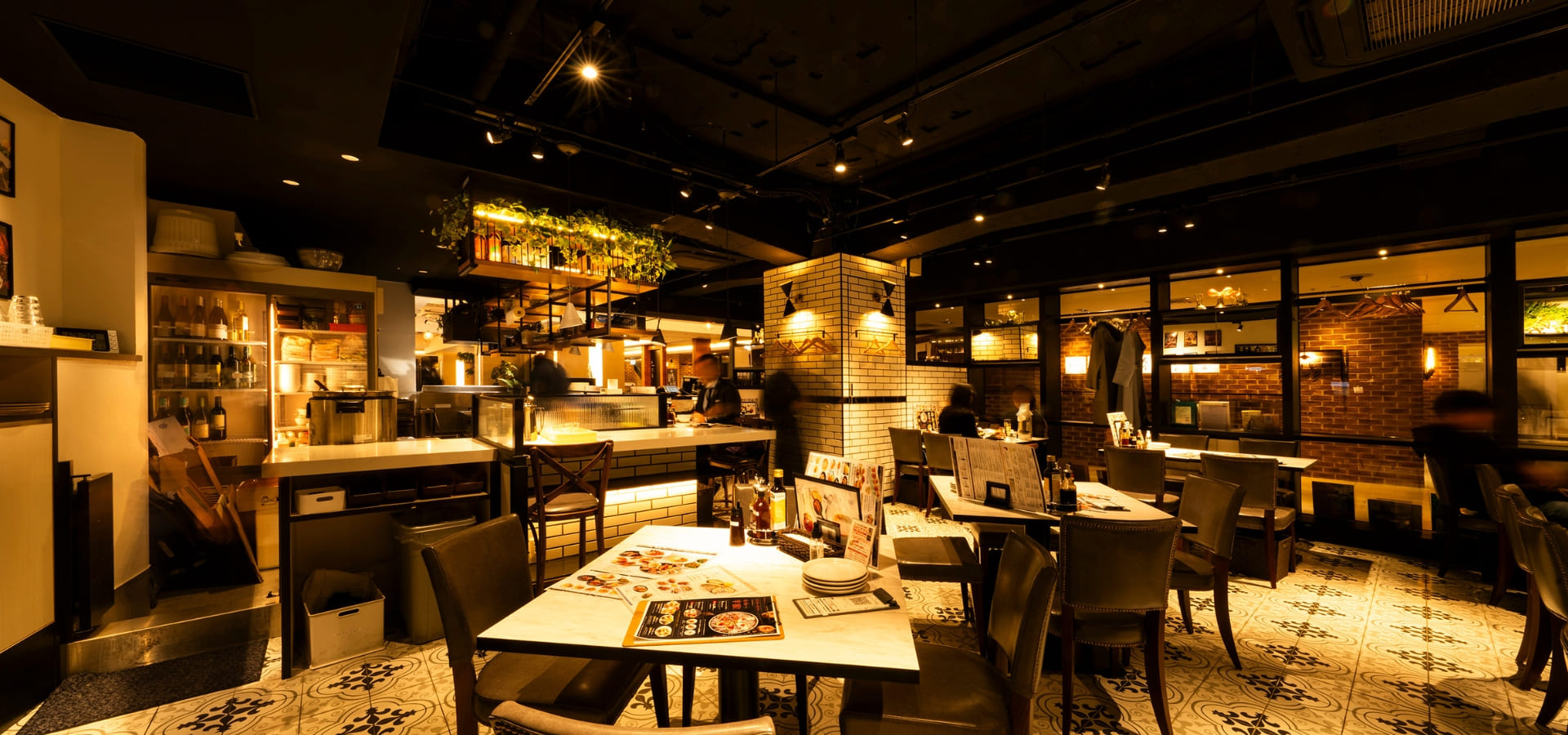 【料理長候補】オイスターバー＆レストラン　横浜モアーズ