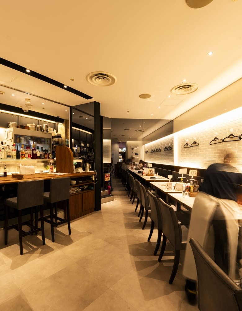 【料理長候補】オイスターバー ＆レストラン　なんばパークス店