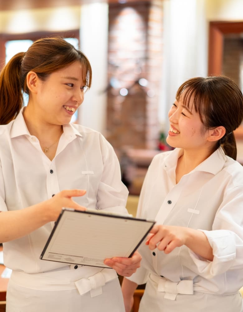 【店長候補】オイスターバー＆レストラン　なんばパークス店