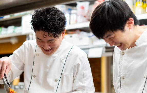 【料理長候補】オイスターレストラン　博多店