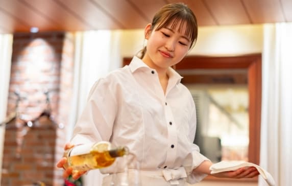 【店長候補】オイスターバー＆レストラン　東京駅